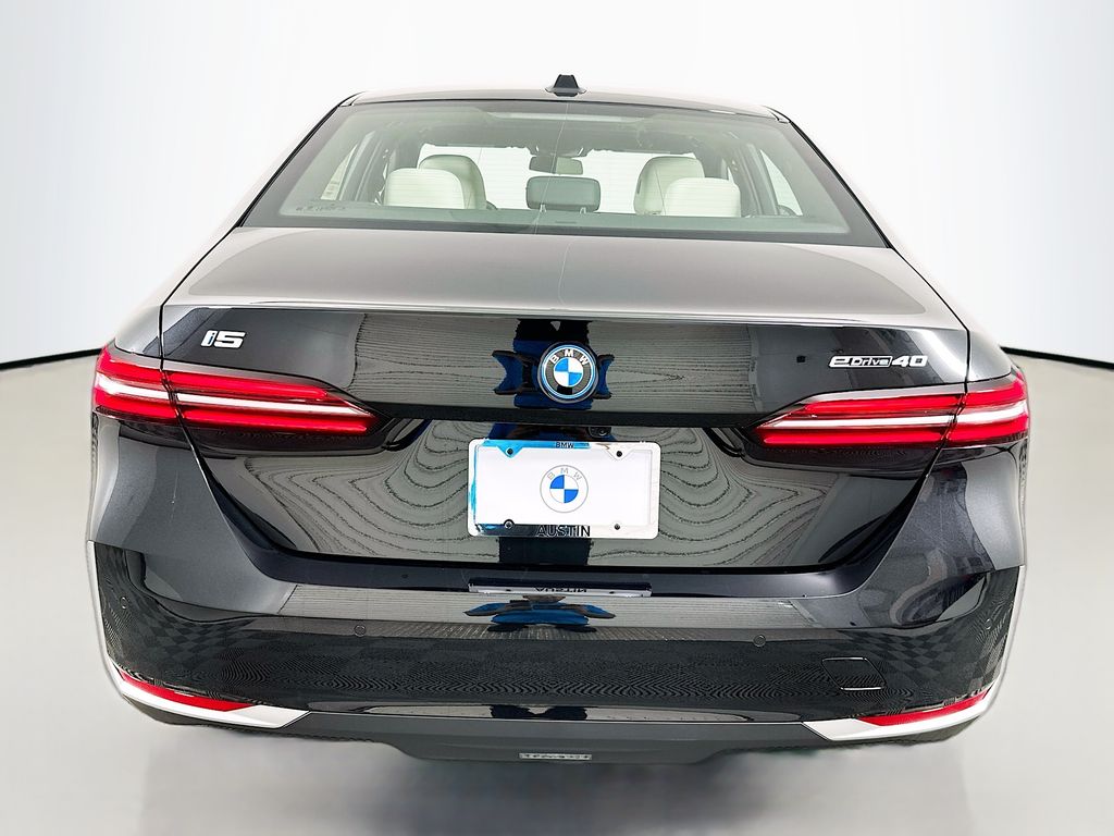 Thumbnail: 2026 BMW i5 - 6