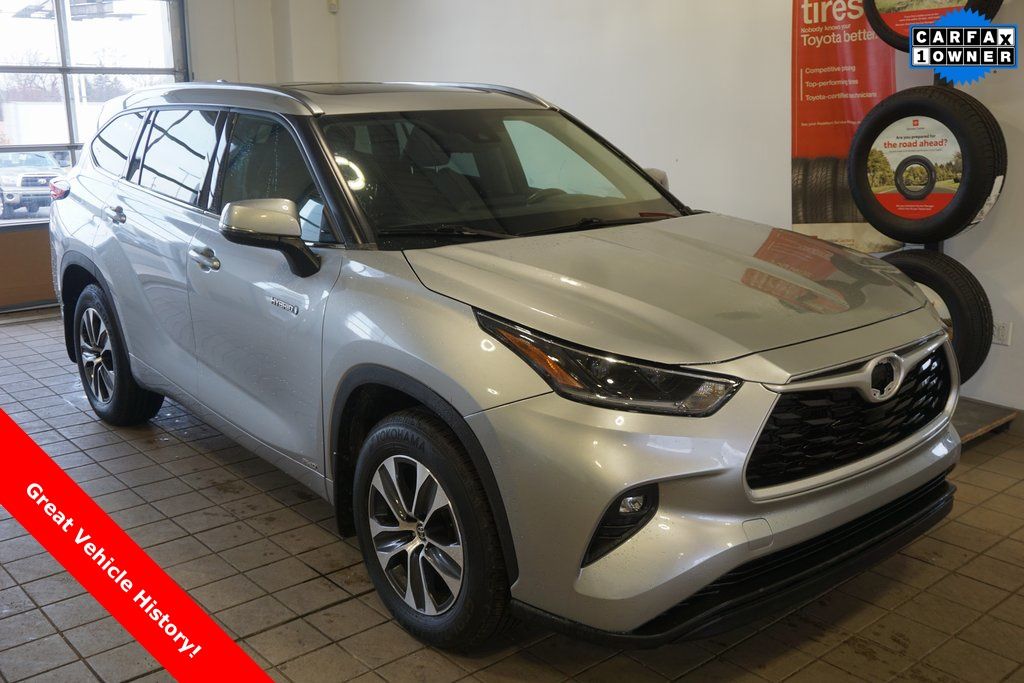 2021 Toyota Highlander Hybrid XLE AWD