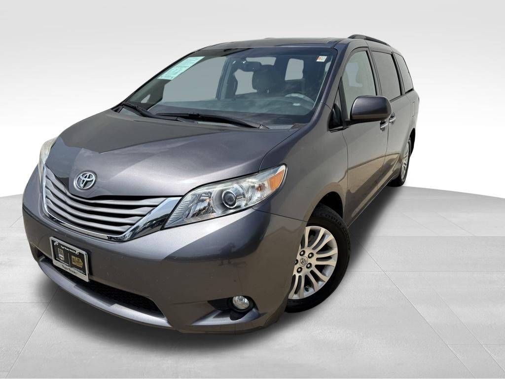 Used Car 2015 Toyota Sienna  L For Sale Under $20,000 In Georgetown, Texas