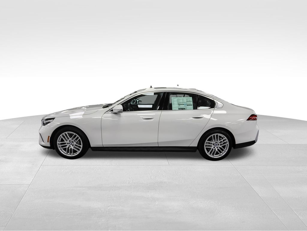 Thumbnail: 2025 BMW 5 Series - 2