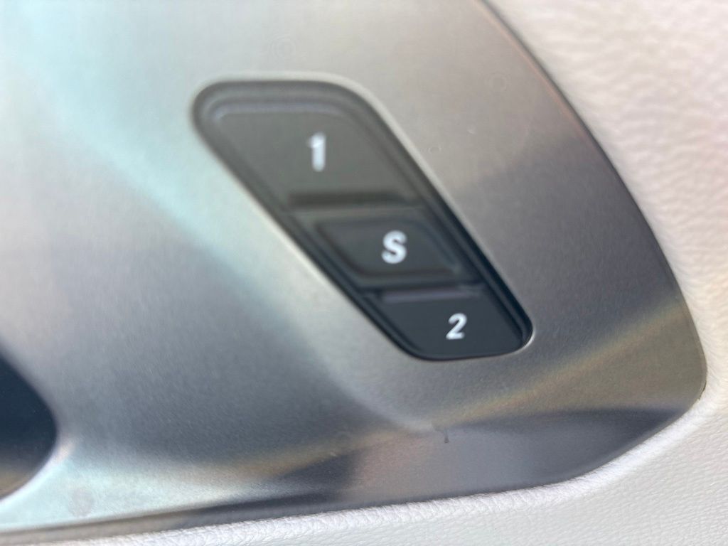 Used 2023 Chrysler Pacifica Van