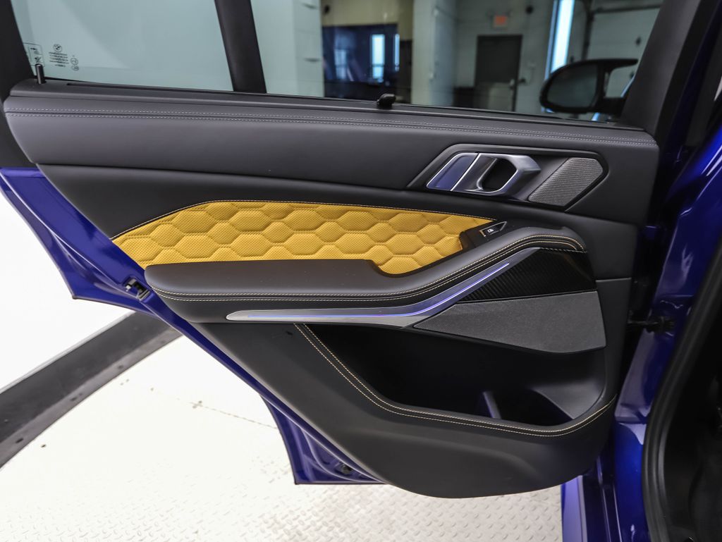 Thumbnail: 2022 BMW X5 - 20