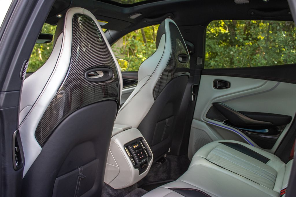2025 Aston Martin DBX 707 - Photo 18