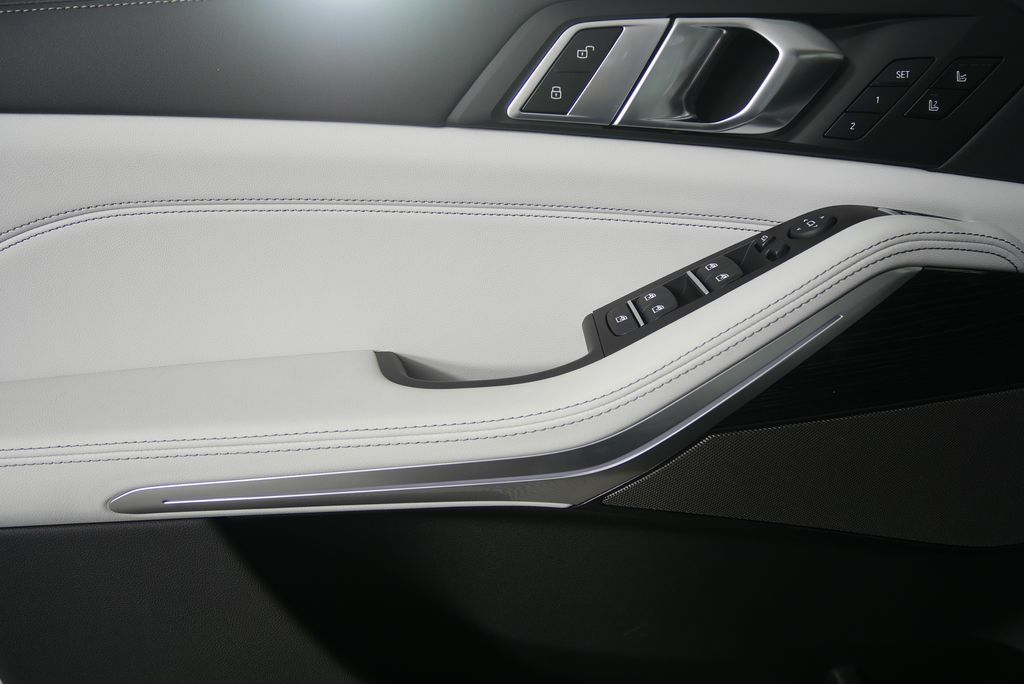 Thumbnail: 2026 BMW X5 - 9