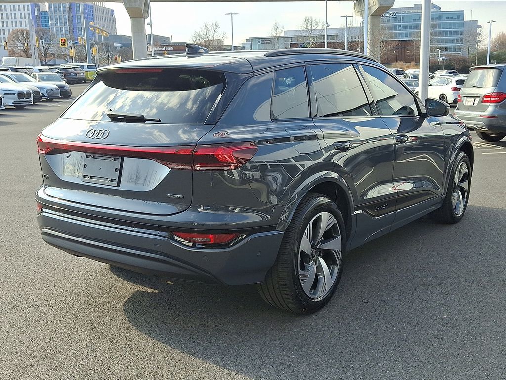 Thumbnail: 2025 Audi Q6 e-tron - 4