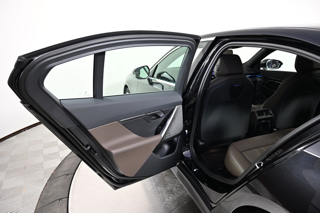 Thumbnail: 2026 BMW 5 Series - 23