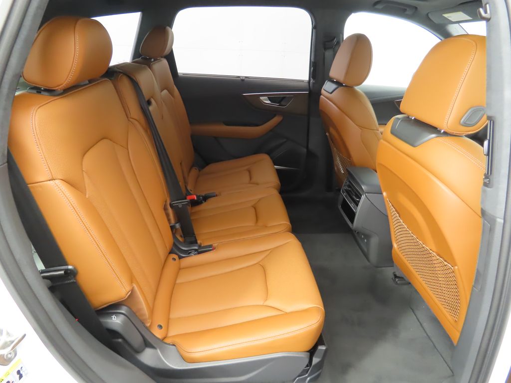 Thumbnail: 2025 Audi Q7 - 22