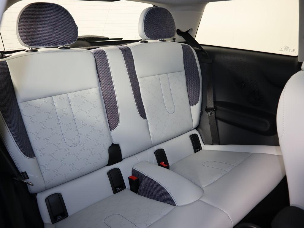 Thumbnail: 2025 MINI Cooper - 24