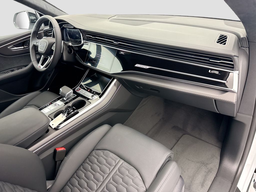 Thumbnail: 2026 Audi RS Q8 - 16
