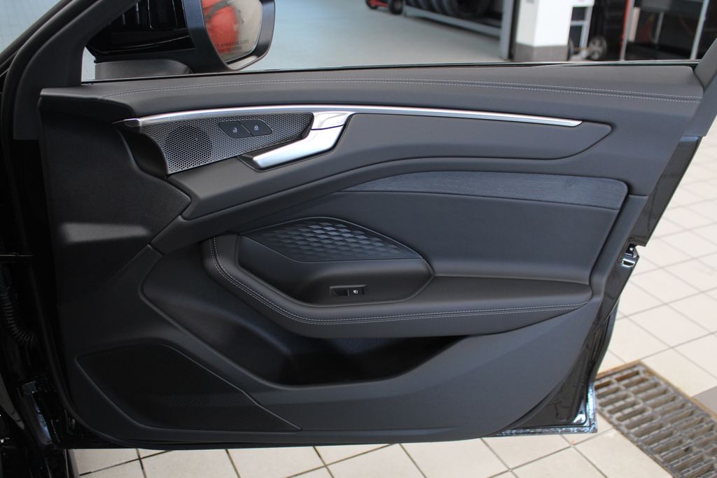 Thumbnail: 2026 Audi A6 - 31