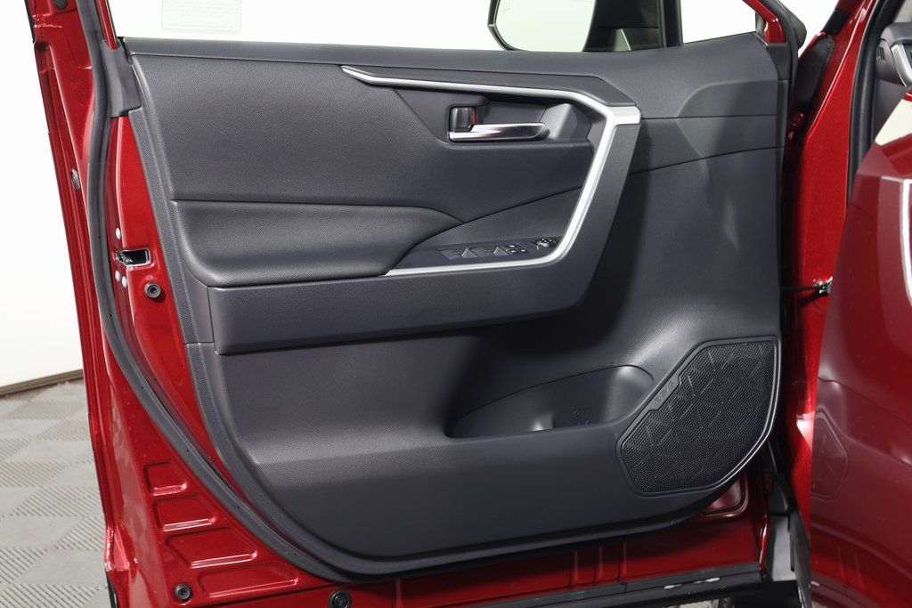 Thumbnail: 2025 Toyota RAV4 - 7