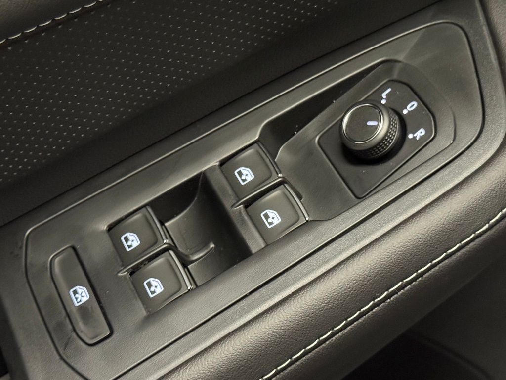 2026 Volkswagen Atlas Cross Sport SE photo 12