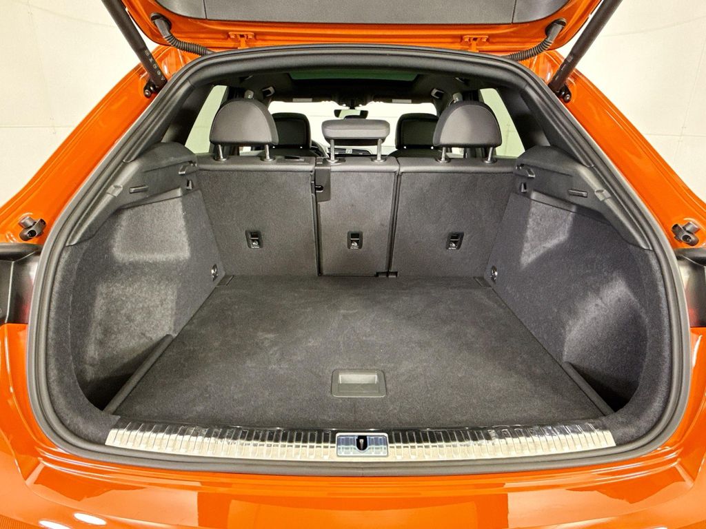 Thumbnail: 2025 Audi Q3 - 26