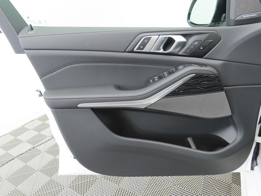 Thumbnail: 2026 BMW X5 - 24