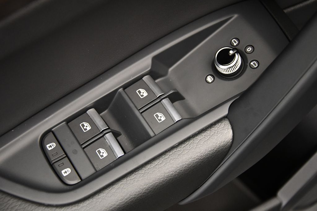 Thumbnail: 2025 Audi Q5 - 31