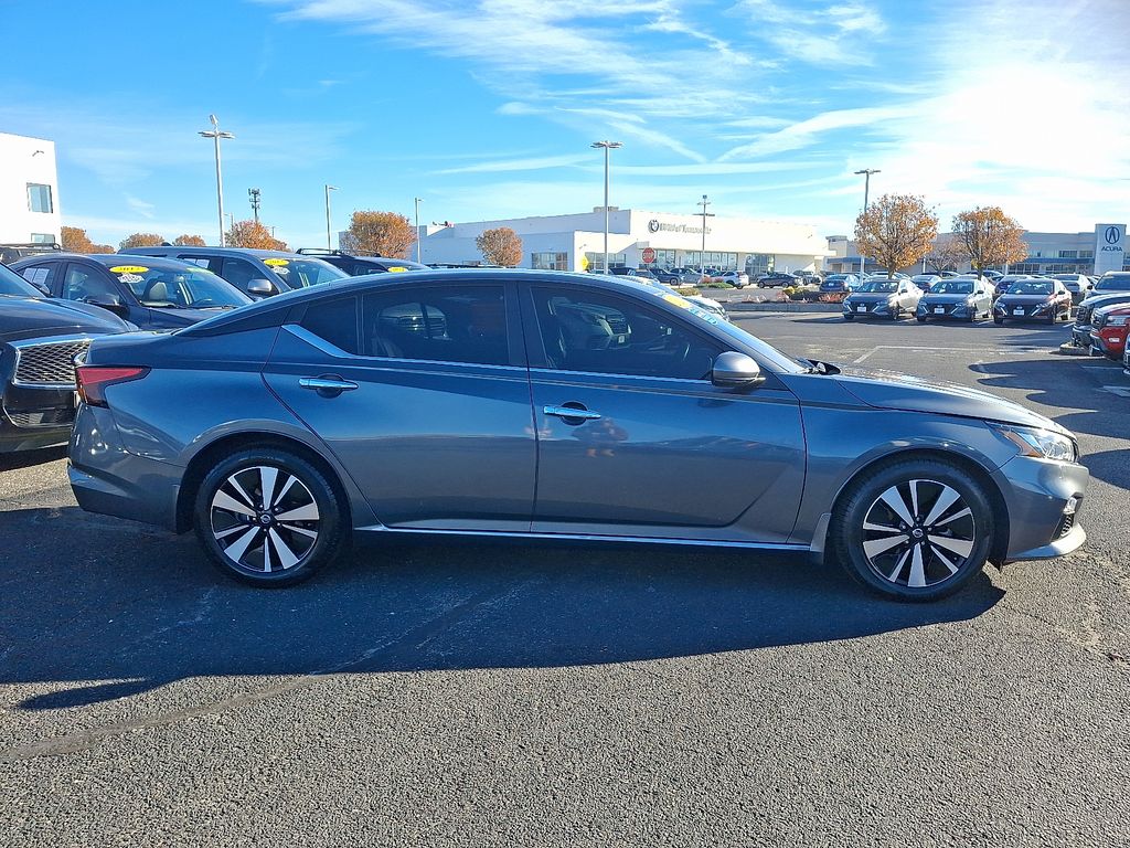 Thumbnail: 2021 Nissan Altima - 7