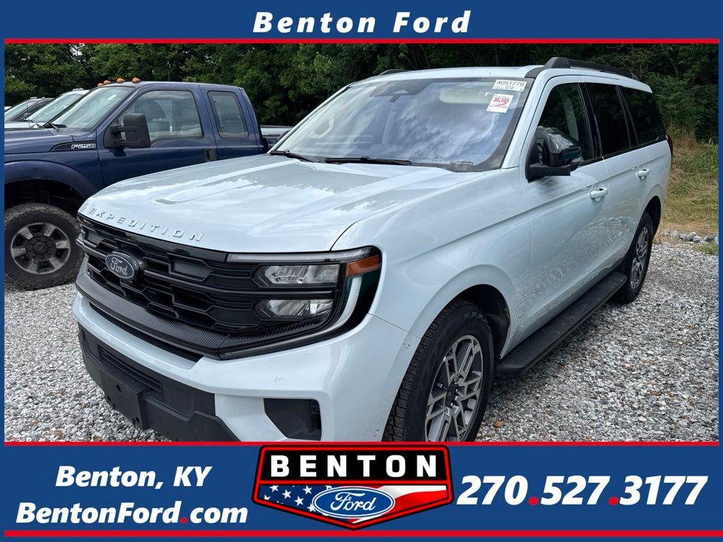Silver Metallic 2025 Ford Expedition Active 4WD SUV / Crossover Four-Wheel Drive Automatic