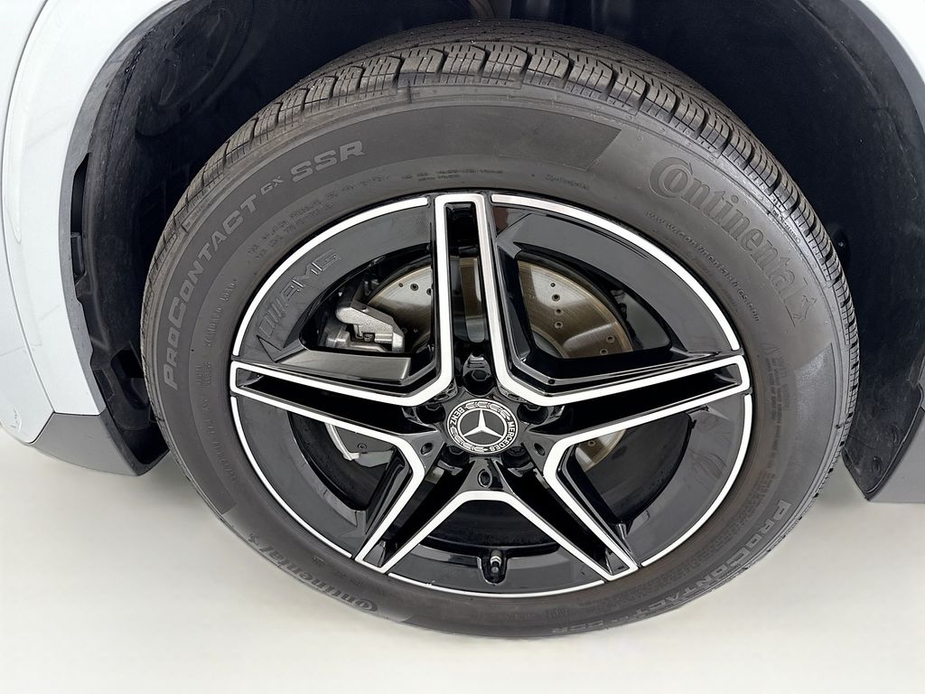 Used 2025 Silver Mercedes-Benz GLA 250 image 30