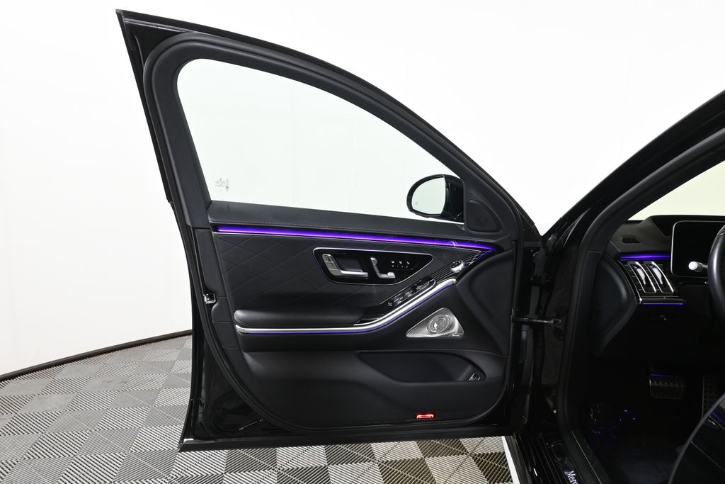 Thumbnail: 2025 Mercedes-Benz S-Class - 24