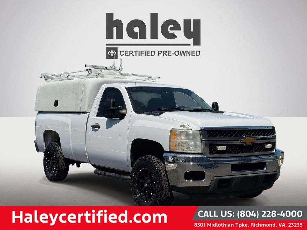 Summit White 2011 Chevrolet Silverado 2500HD Pickup Truck 4X2 6-Speed Automatic Overdrive