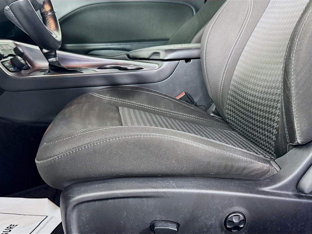 Used Car 2017 Dodge Challenger  Sxt For Sale Under $20,000 In Austin, Texas