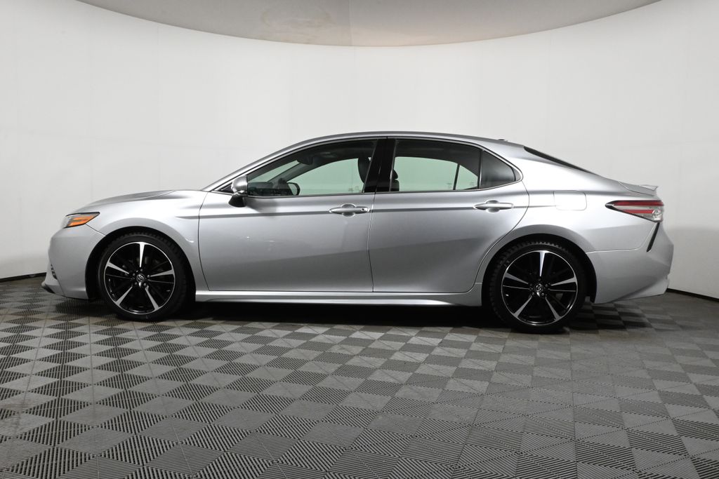 2018 Toyota Camry XSE 2