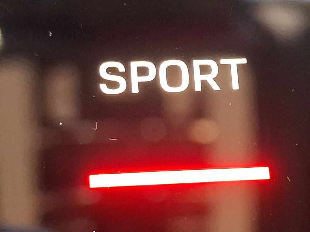 Thumbnail: 2025 Porsche Macan - 29