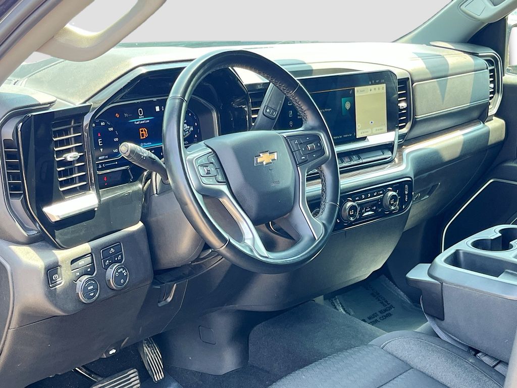 2023 Chevrolet Silverado 1500 LT - 8