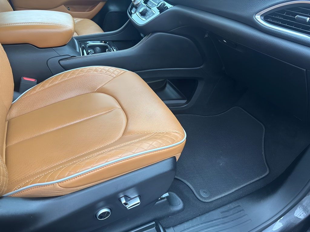 Used Car 2023 Chrysler Pacifica Hybrid  Pinnacle For Sale Under $40,000 In Austin, Texas