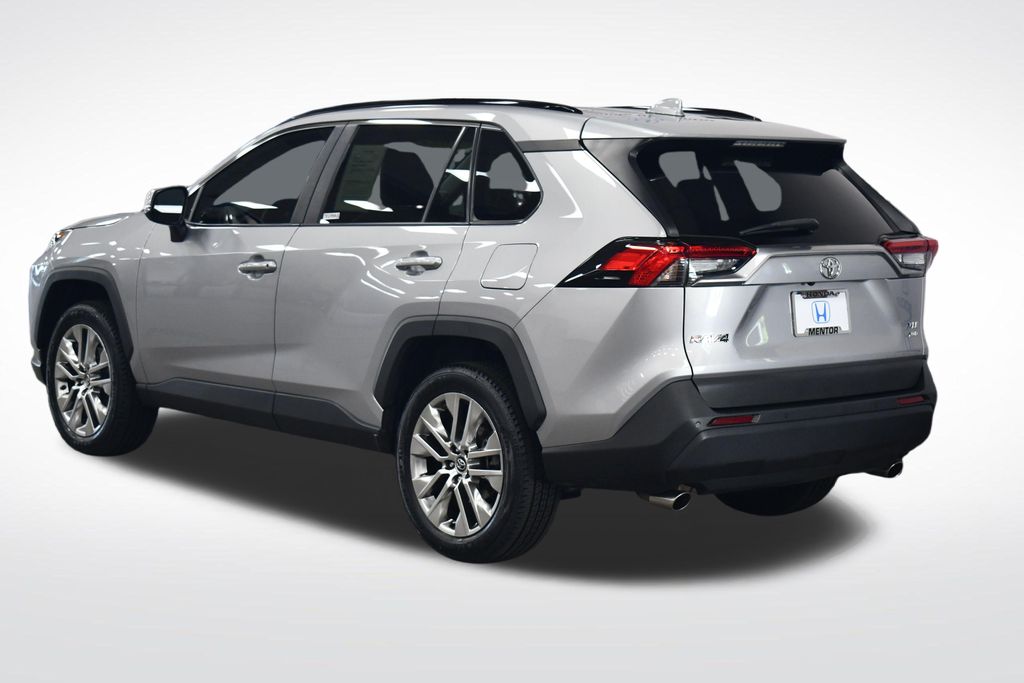 Thumbnail: 2021 Toyota RAV4 - 3