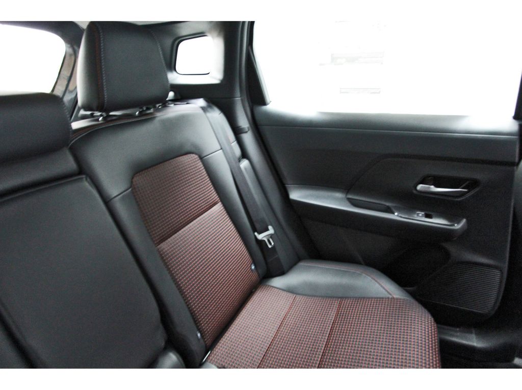 2026 Nissan Kicks SR - 9