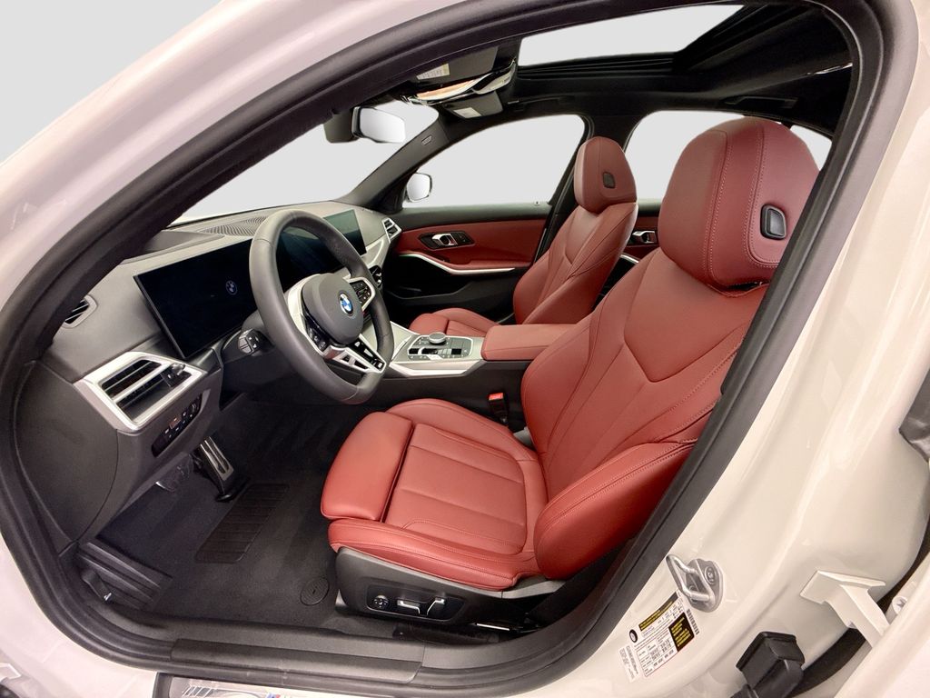 Thumbnail: 2025 BMW 3 Series - 18