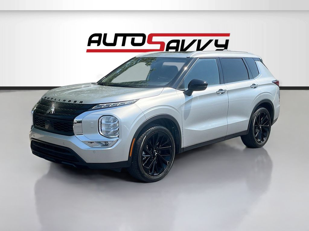 Used 2022 Silver Mitsubishi Black Edition image 3