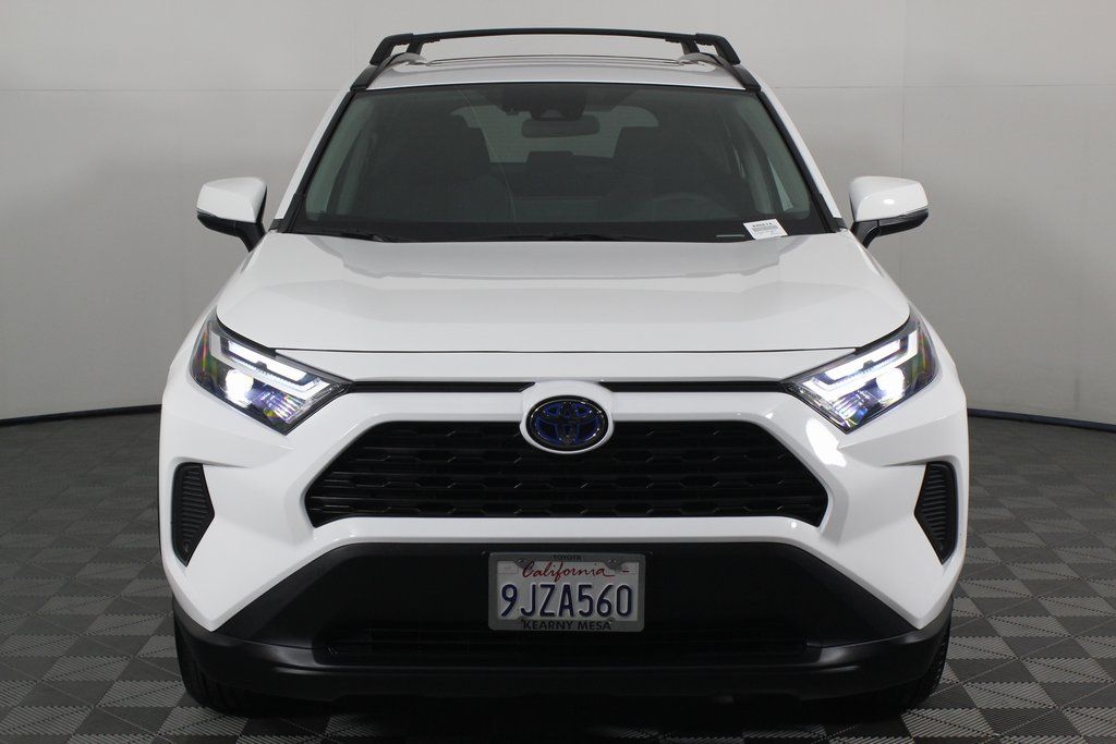 2024 Toyota RAV4 XLE 2