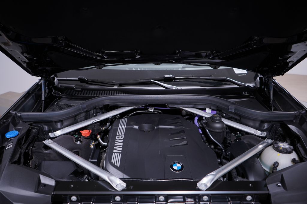 Thumbnail: 2025 BMW X7 - 25