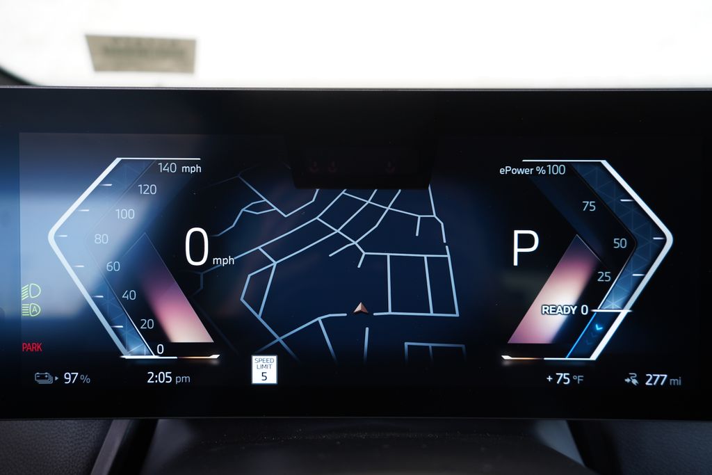 2025 BMW iX xDrive50 17