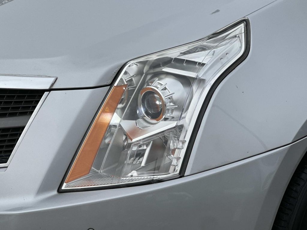 Thumbnail: 2010 Cadillac SRX - 3