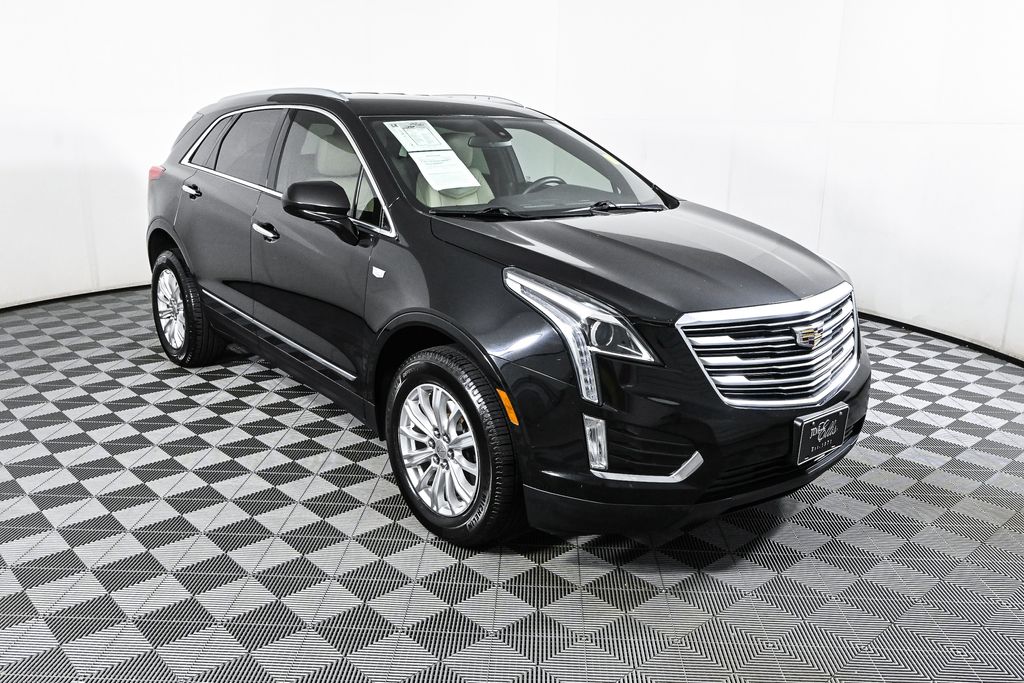 2017 Cadillac XT5 Base 1