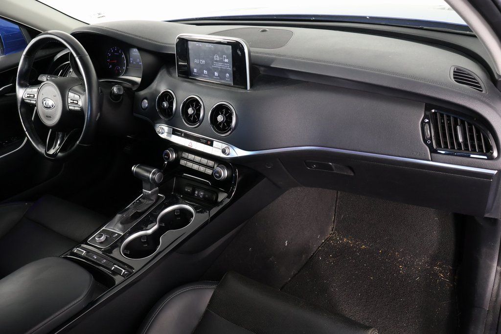 Thumbnail: 2019 Kia Stinger - 8