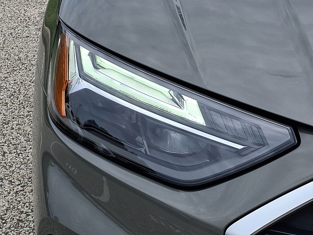Thumbnail: 2023 Audi Q5 - 9