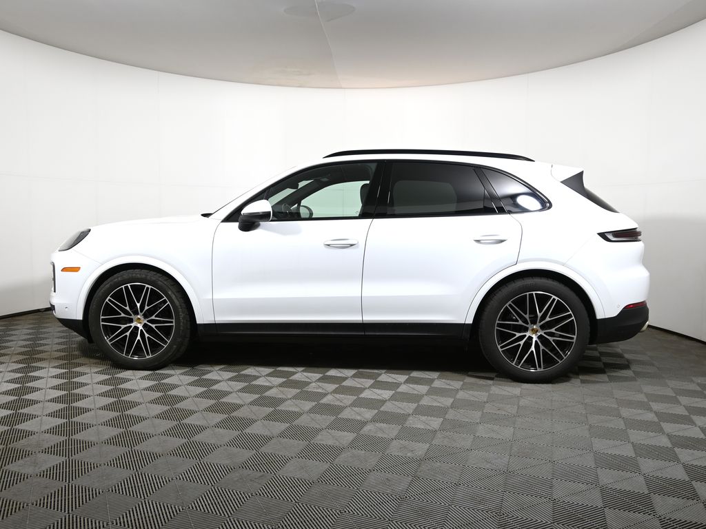 Thumbnail: 2024 Porsche Cayenne - 2