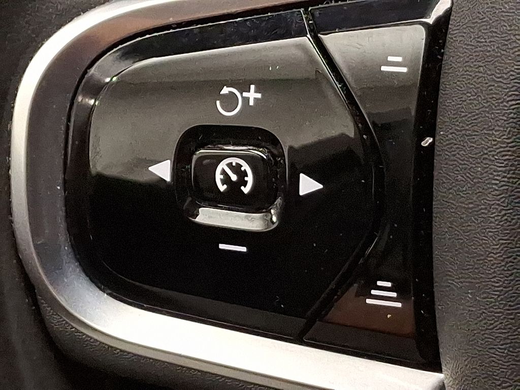 2021 Volvo S90 T6 Inscription 24