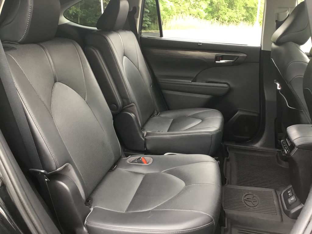 2021 Toyota Highlander Limited 8
