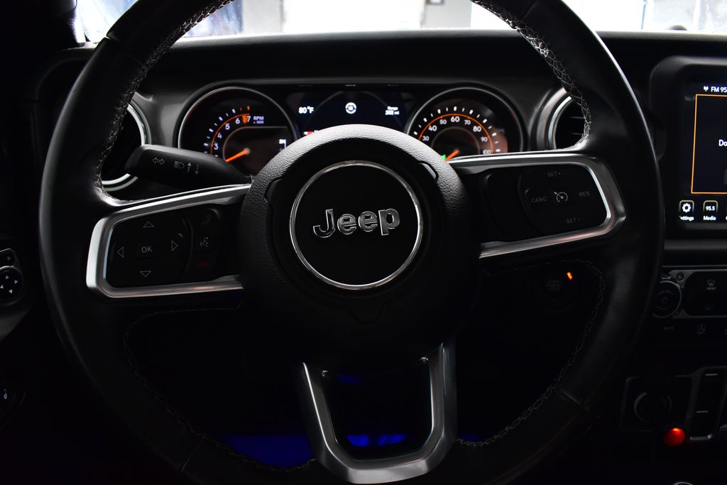 Thumbnail: 2018 Jeep Wrangler - 13