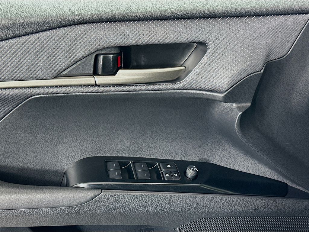 Thumbnail: 2025 Toyota Camry - 17