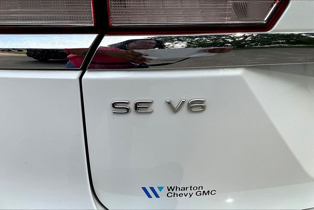 2021 Volkswagen Atlas 3.6L V6 SE w/Technology White at DeMontrond Auto Country