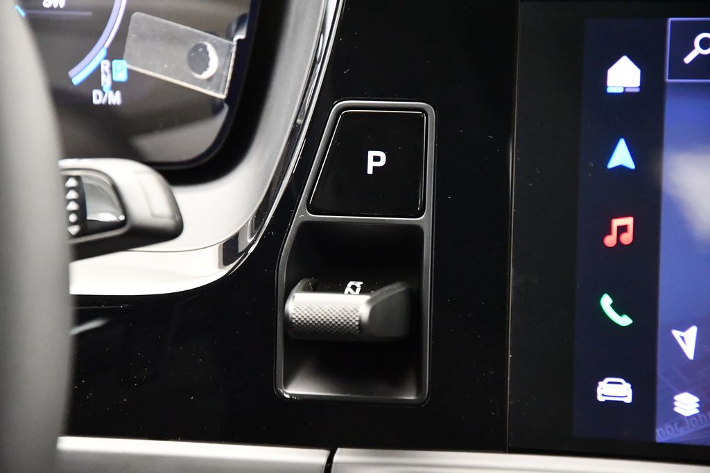 Thumbnail: 2025 Porsche Panamera - 26