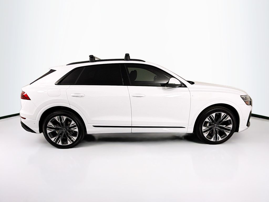 Thumbnail: 2026 Audi Q8 - 4