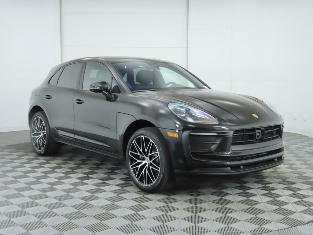Thumbnail: 2025 Porsche Macan - 9