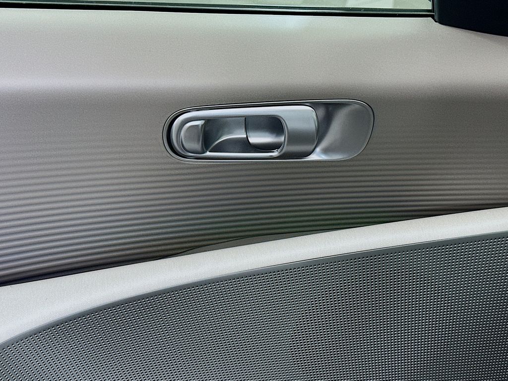 Thumbnail: 2025 Hyundai Ioniq 6 - 20